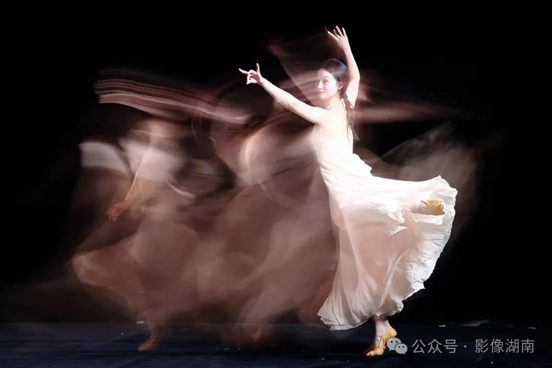 寻找摄影师贺雪华:摄影,记忆最深刻的是什么?