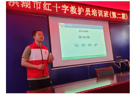 洪湖市退役军人志愿者张闻天在点滴平凡的志愿者工作中彰显军人