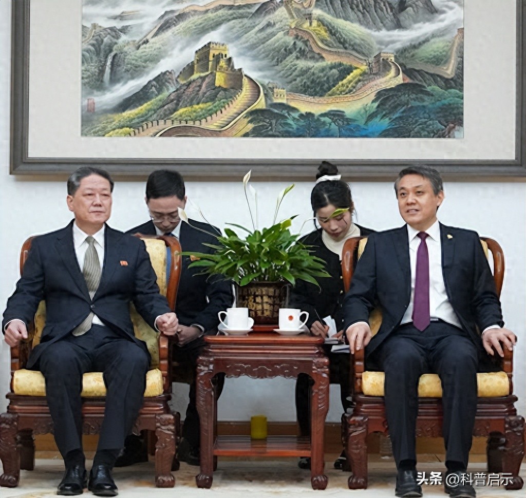 美俄世纪大和解,朝鲜为自己谋后路,时隔5年,再度握紧中国的手