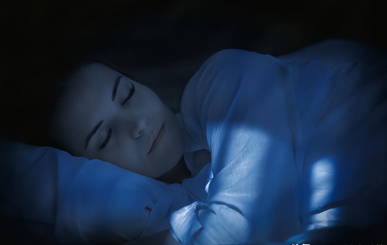 为什么越来越多的人患上糖尿病?原来是睡出来的,早看早受益