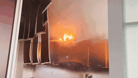 家被烧得面目全非,厨房用火需注意哪些→