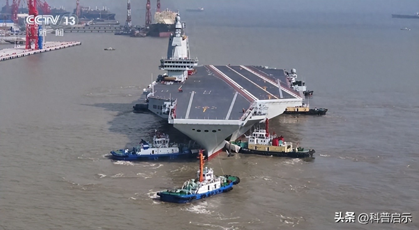 刚海试便创下多项世界第一,福建舰入海一路狂奔,狂甩拖船几条