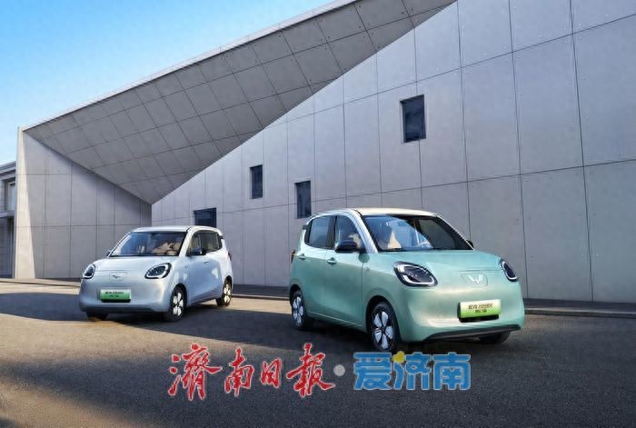 宏光MINIEV家族添新人,开辟A00级四门代步车市场