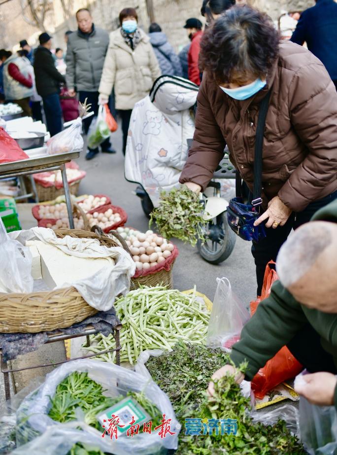 春菜抢鲜上市,菜市场满是春天的味道