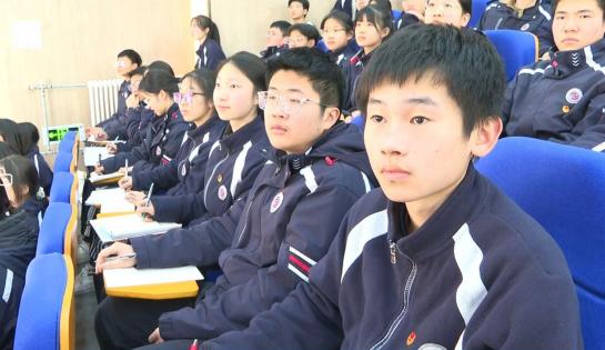 申进科回应女中学生好奇轰炸机:知道我也不能说!
