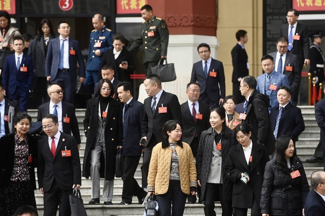 成都市第十八届人大三次会议今日开幕|图集