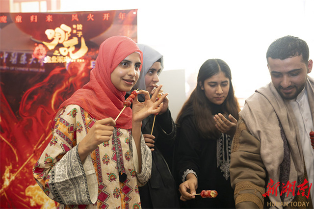 InternationalStudentsExploreChineseCulturewithNeZha