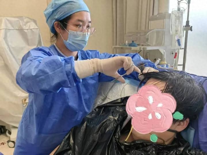 260斤体重的年轻男子突发肺栓塞，命悬一线……医生提醒：久坐、