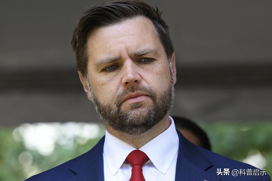 美副总统威胁出兵乌克兰,俄媒记者重提中苏盟约,想看中方态度