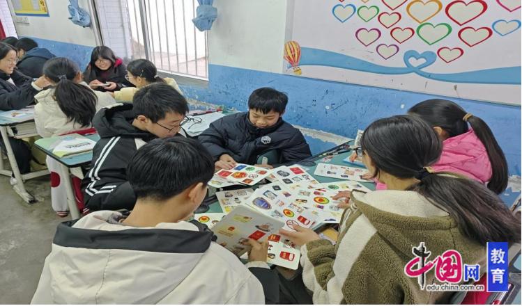 绵阳市盐亭县富驿镇初级中学开展法治宣传进校园活动