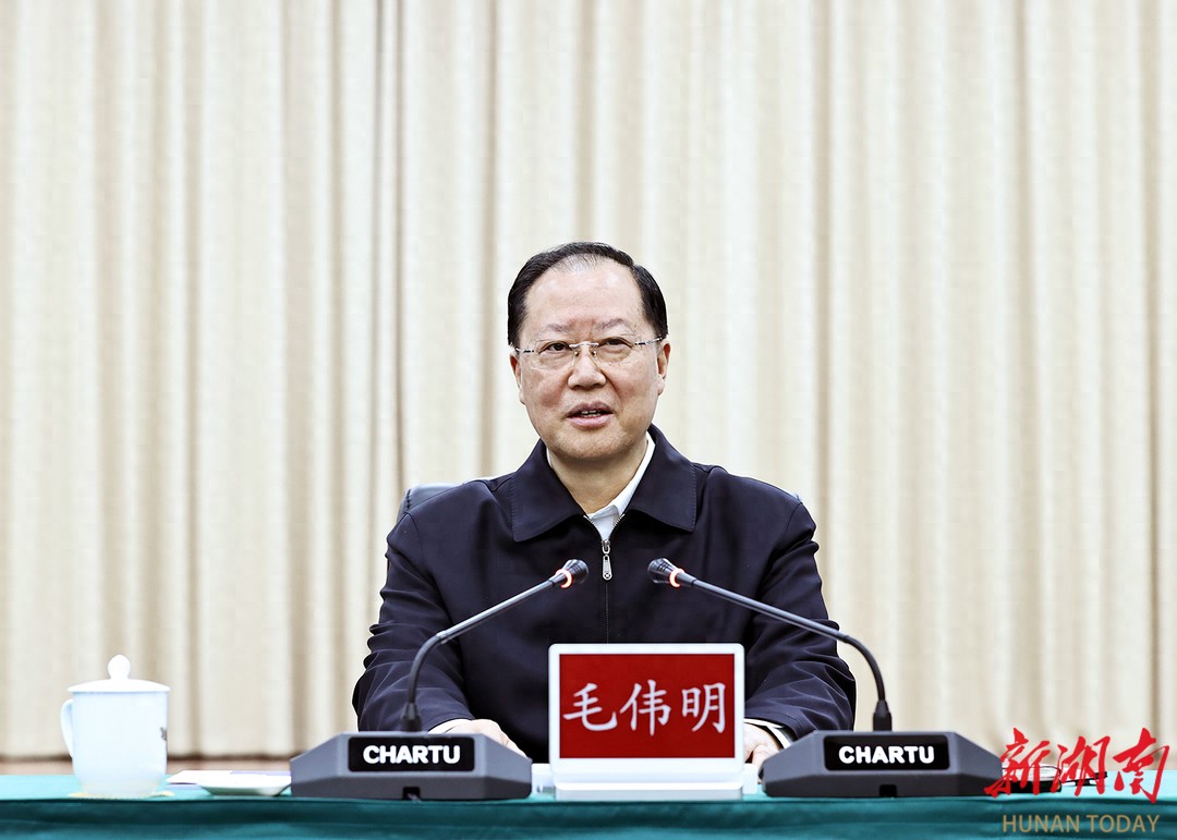 毛伟明在省自然资源厅调研