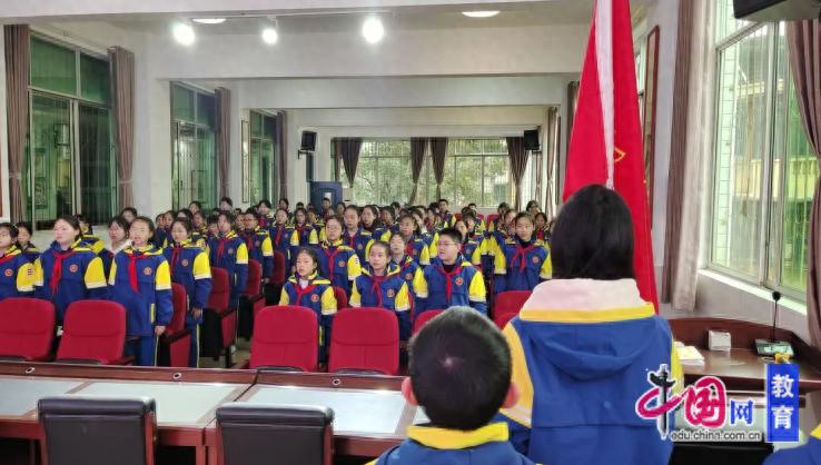 科技之光，点亮少年梦想眉山仁师附小提升少先队员科技素养