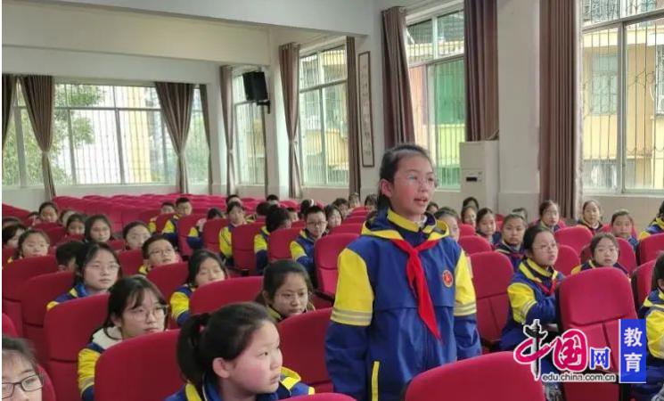 科技之光,点亮少年梦想眉山仁师附小提升少先队员科技素养