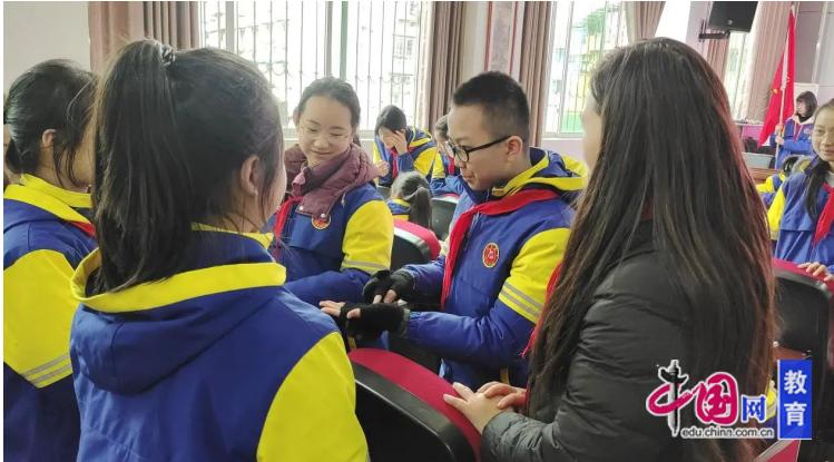 科技之光,点亮少年梦想眉山仁师附小提升少先队员科技素养
