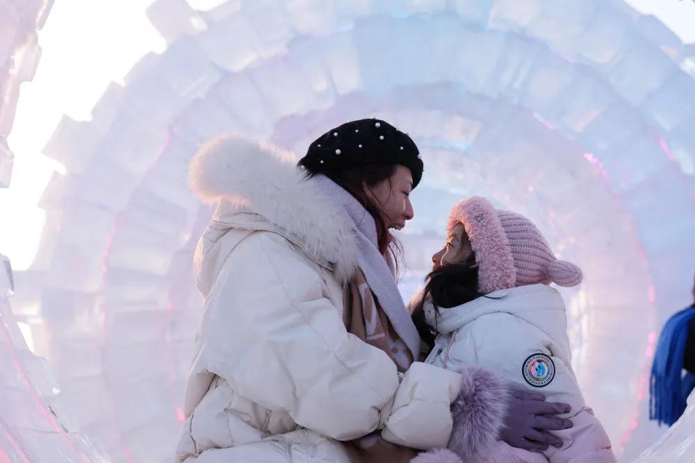 哈尔滨冰雪大世界:明年再见!