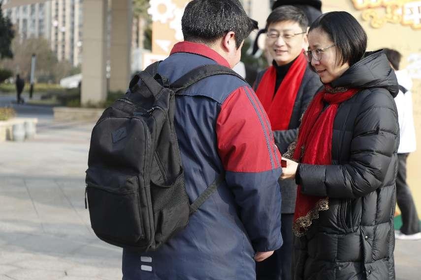 灵蛇赐福、鱼跃龙门、锦书相送、祈愿祝祷……这个学校的开学礼