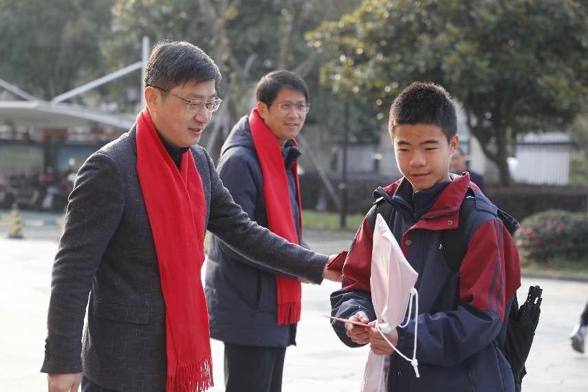 灵蛇赐福、鱼跃龙门、锦书相送、祈愿祝祷……这个学校的开学礼