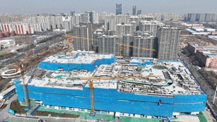 山东最大龙湖天街预计今年下半年在济南开业，龙湖经营性收入占