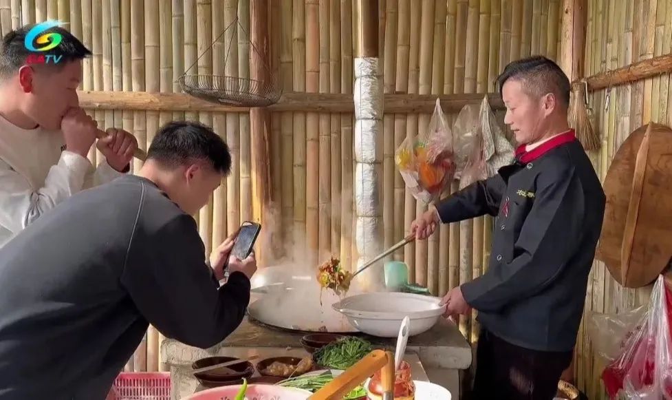 烟火气十足!来看荆州这对网红父子的流量密码!