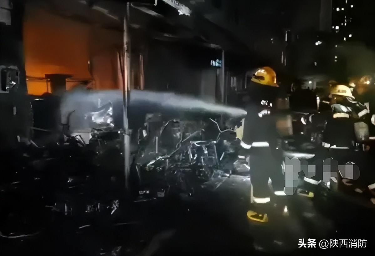 上百辆电动自行车被烧毁!近日连发多起,这些细节值得警惕→